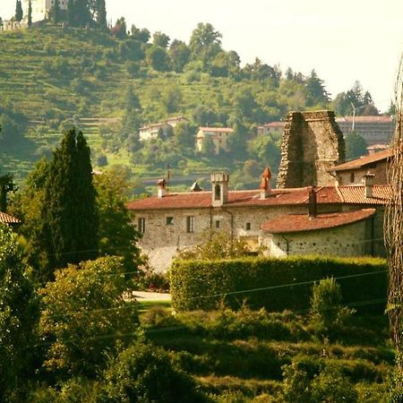 Bed and breakfast Castello Di Cernusco Lombardone Extérieur photo