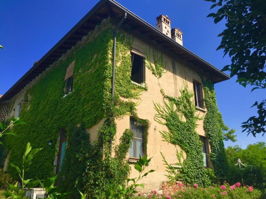 Bed and breakfast Castello Di Cernusco Lombardone Extérieur photo
