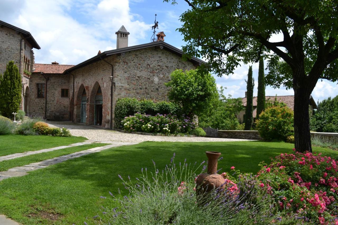 Bed and breakfast Castello Di Cernusco Lombardone Extérieur photo