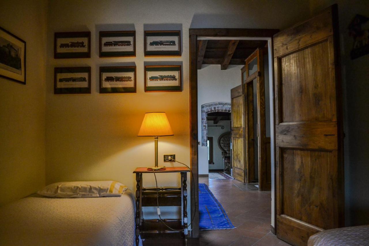 Bed and breakfast Castello Di Cernusco Lombardone Extérieur photo