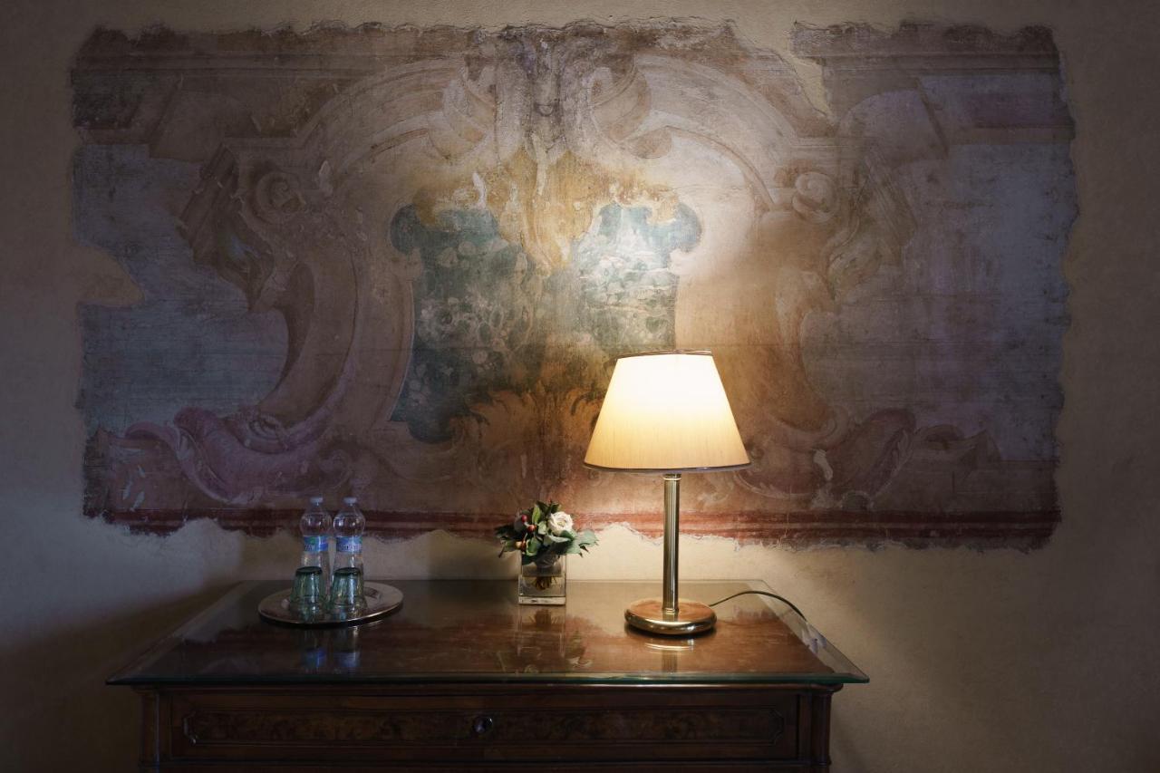 Bed and breakfast Castello Di Cernusco Lombardone Extérieur photo