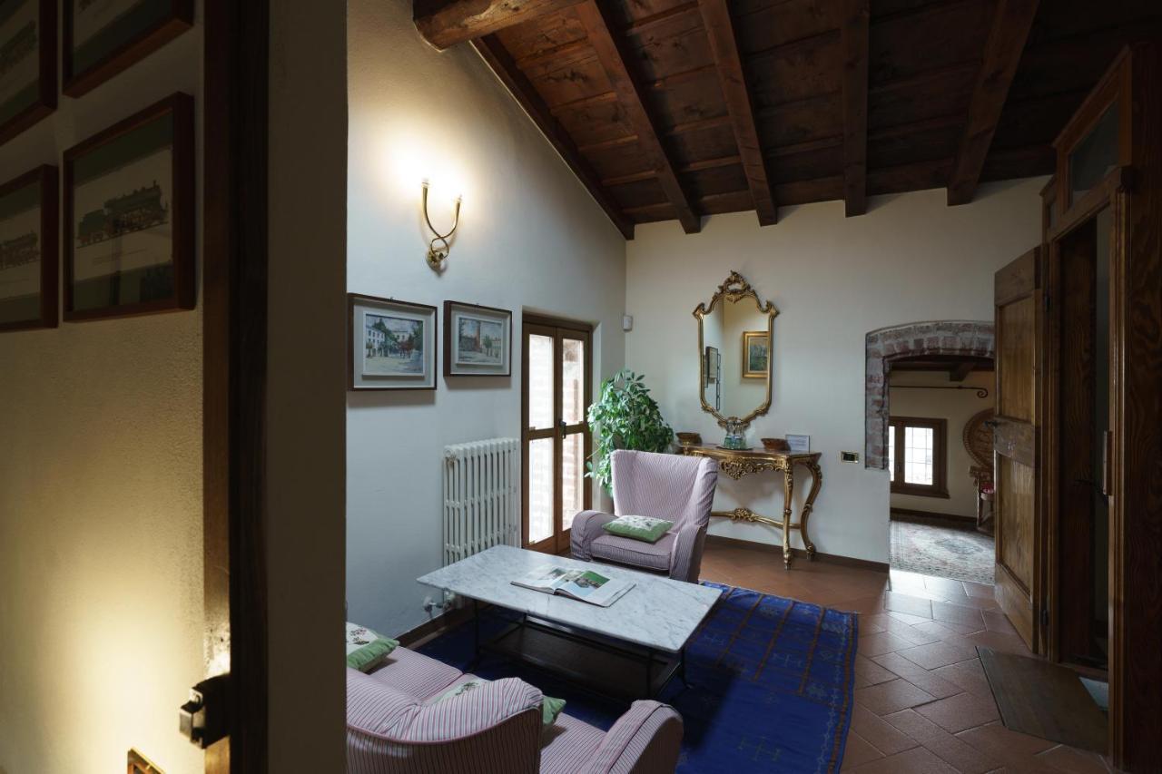 Bed and breakfast Castello Di Cernusco Lombardone Extérieur photo