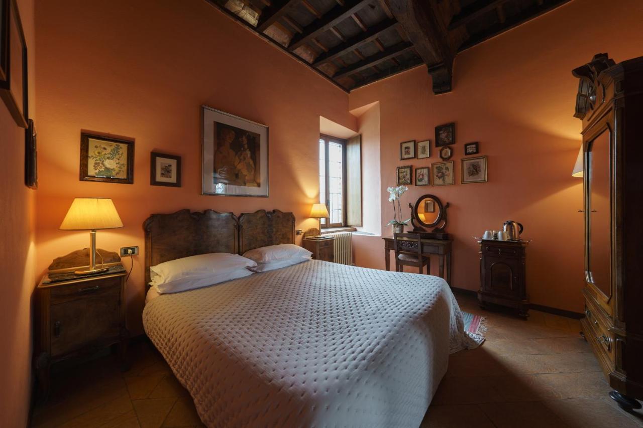 Bed and breakfast Castello Di Cernusco Lombardone Extérieur photo