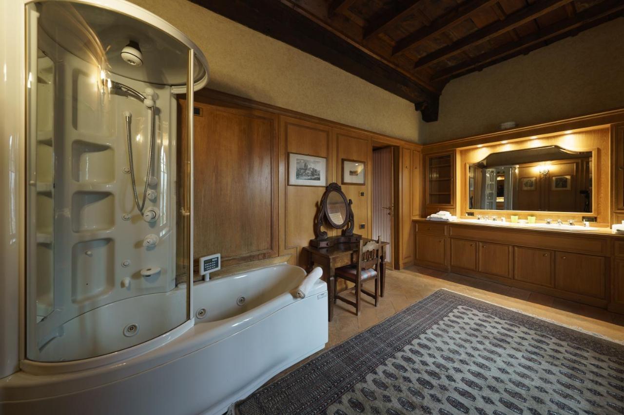 Bed and breakfast Castello Di Cernusco Lombardone Extérieur photo