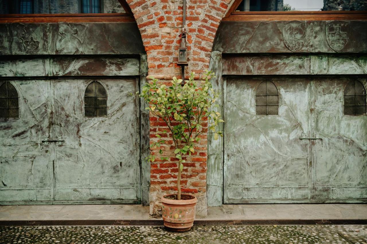 Bed and breakfast Castello Di Cernusco Lombardone Extérieur photo