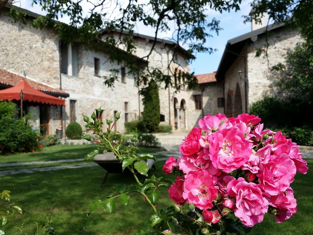 Bed and breakfast Castello Di Cernusco Lombardone Extérieur photo