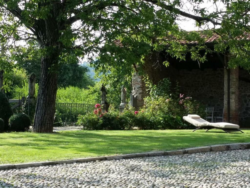 Bed and breakfast Castello Di Cernusco Lombardone Extérieur photo