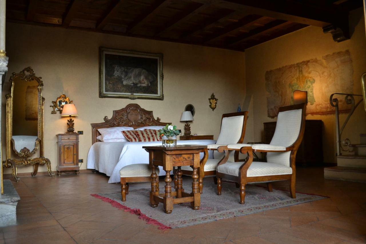 Bed and breakfast Castello Di Cernusco Lombardone Extérieur photo