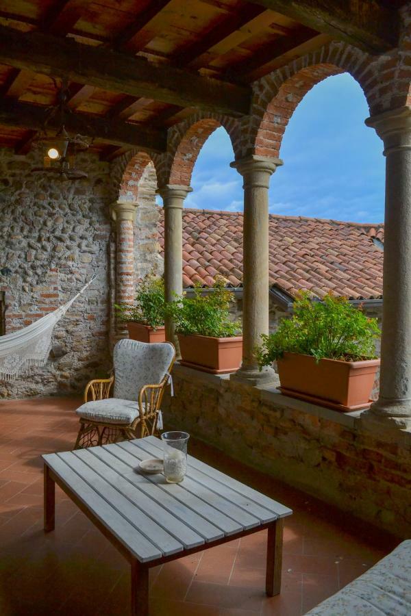 Bed and breakfast Castello Di Cernusco Lombardone Extérieur photo