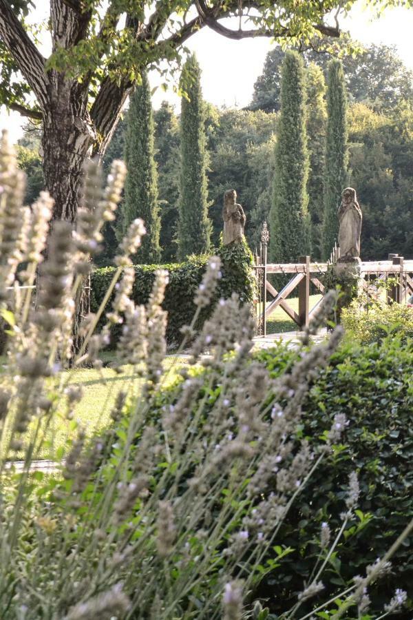 Bed and breakfast Castello Di Cernusco Lombardone Extérieur photo