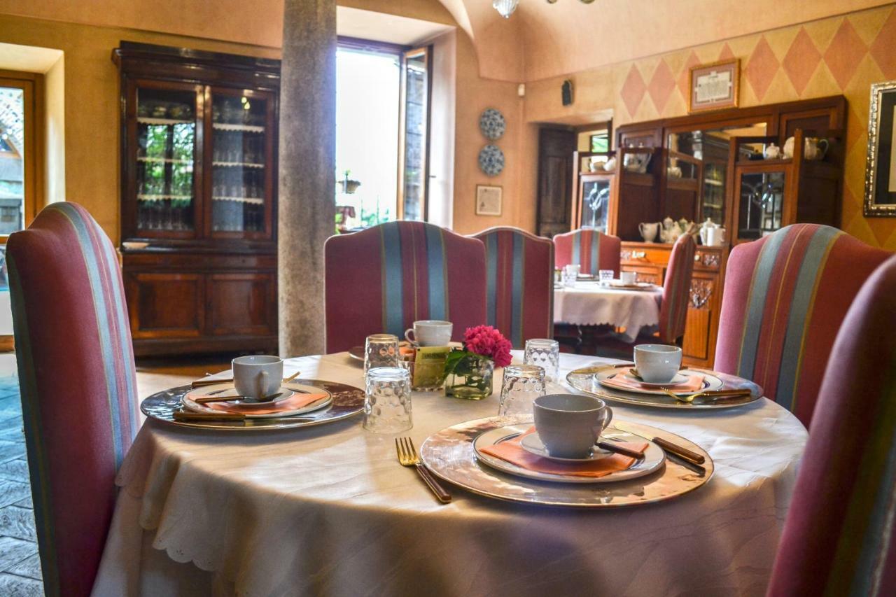Bed and breakfast Castello Di Cernusco Lombardone Extérieur photo